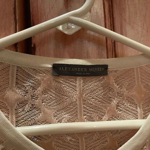 Alexander McQueen Elegant Lace Button-Up sweater- Cream and tan - Picture 5 of 8